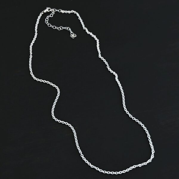 Sterling Silver Savannah Chain - Shiny shown on dark background