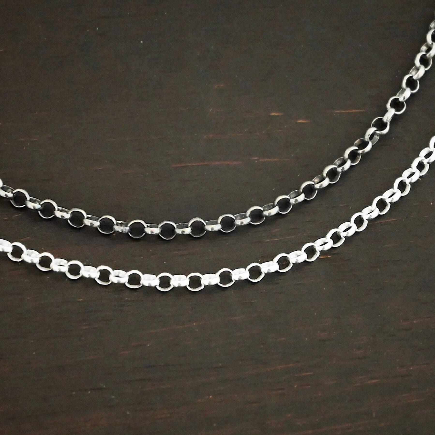 Rachel Rolo Chain Sterling Silver shiny & oxidized Rachel Rolo Chain on dark background