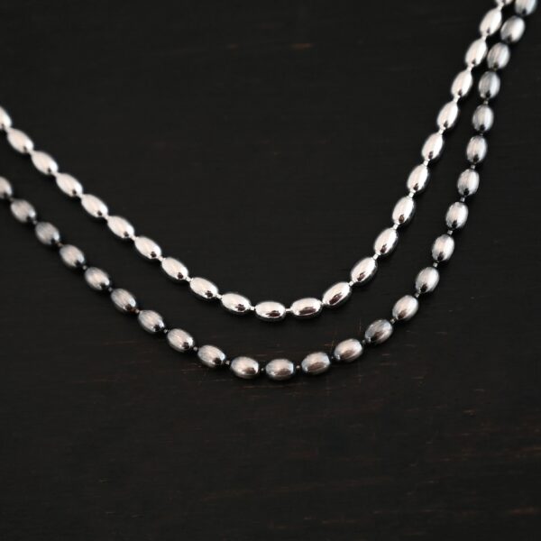 Bryn Beaded Chain - 3mm shiny and oxidized shown on dark background