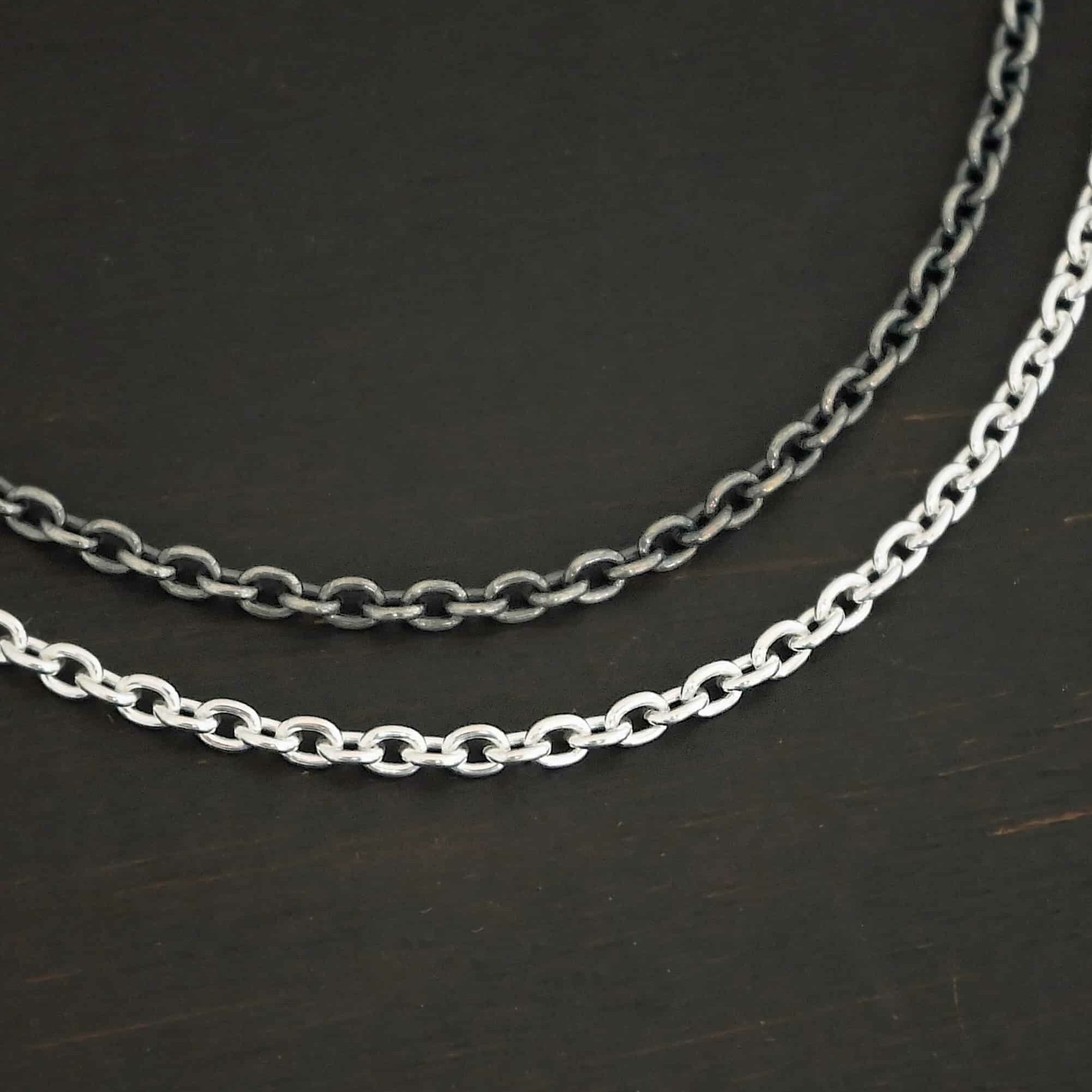 Sterling Silver shiny & oxidized Savannah Chain on dark background