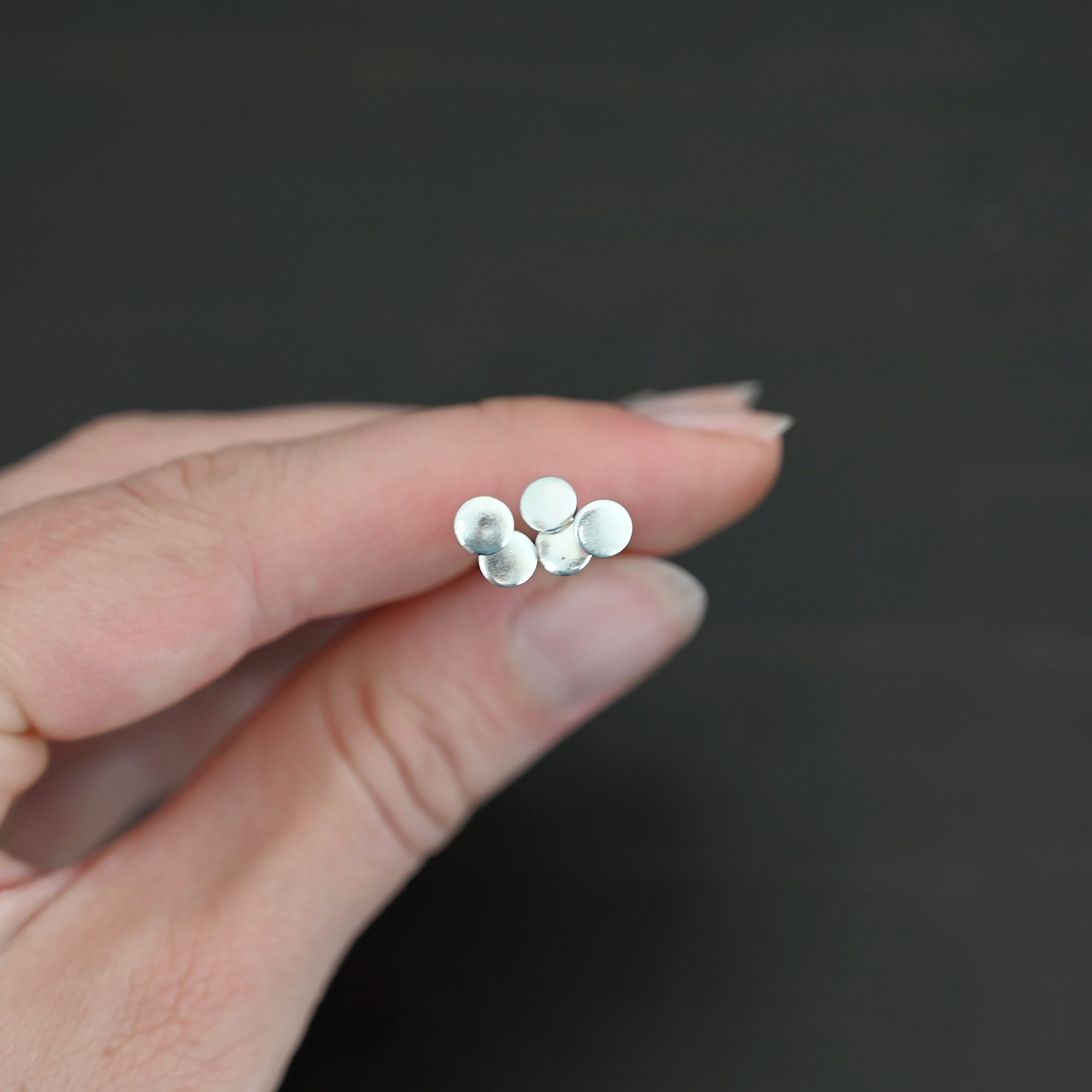 Nail Headpins shiny 5mm shown in hand