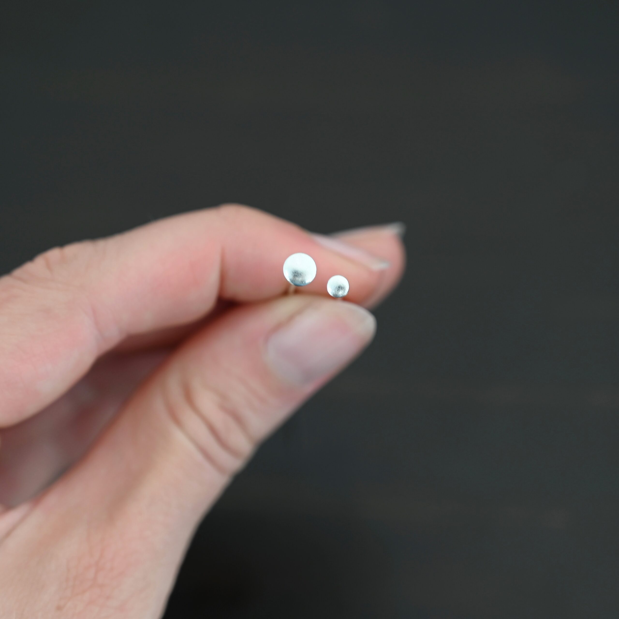 Nail Headpins shiny shown in hand
