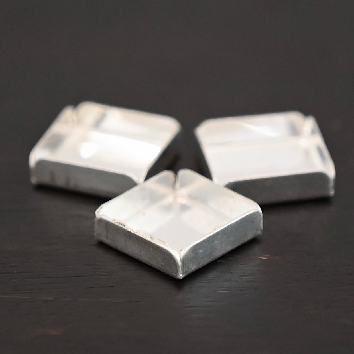 Split Wall Sq Bezel Cup - shiny shown on dark background