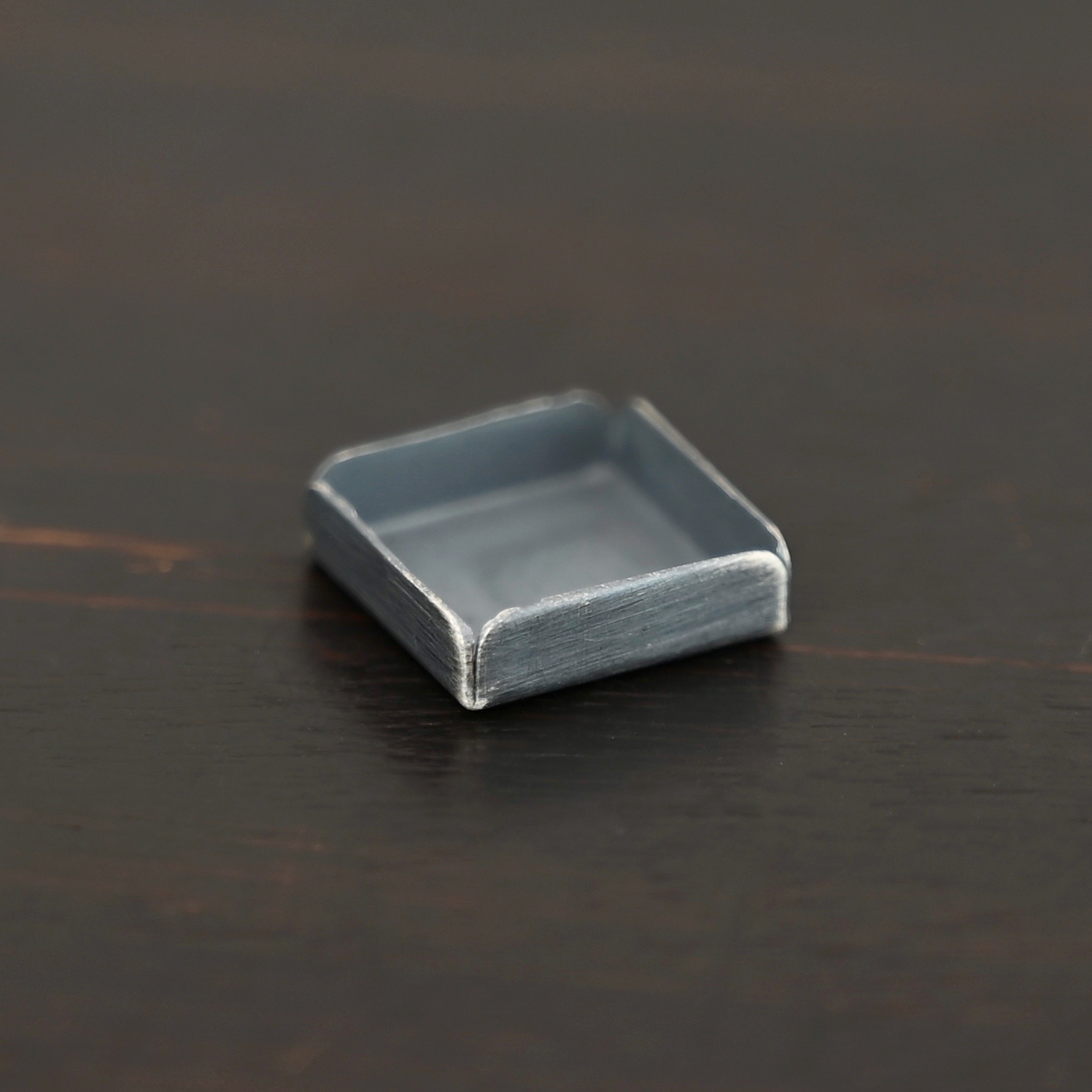 Split Wall Sq Bezel Cup - oxidized shown on dark background