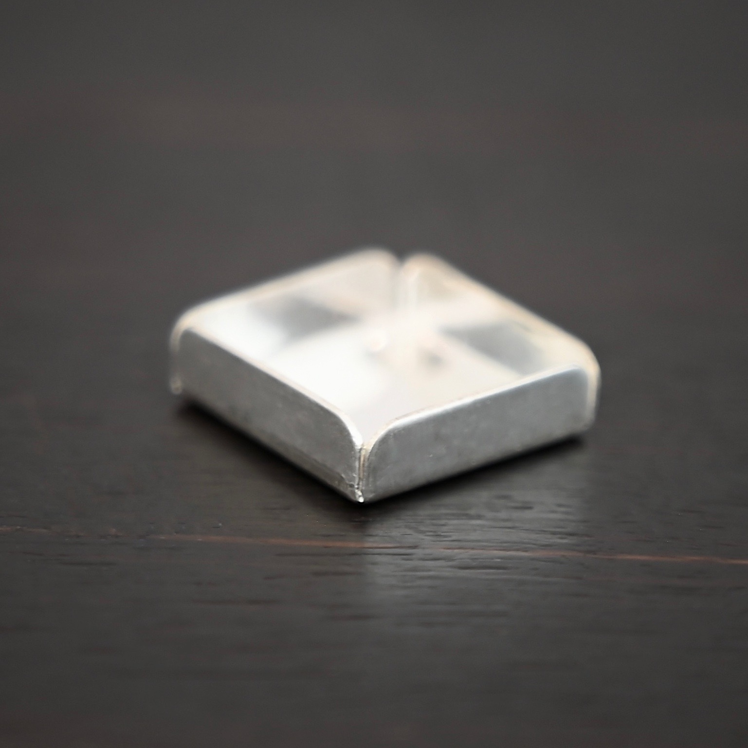 Split Wall Sq Bezel Cup - shiny shown on dark background