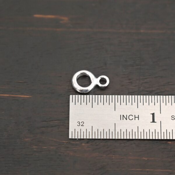Heavy Bail - shiny shown by ruler