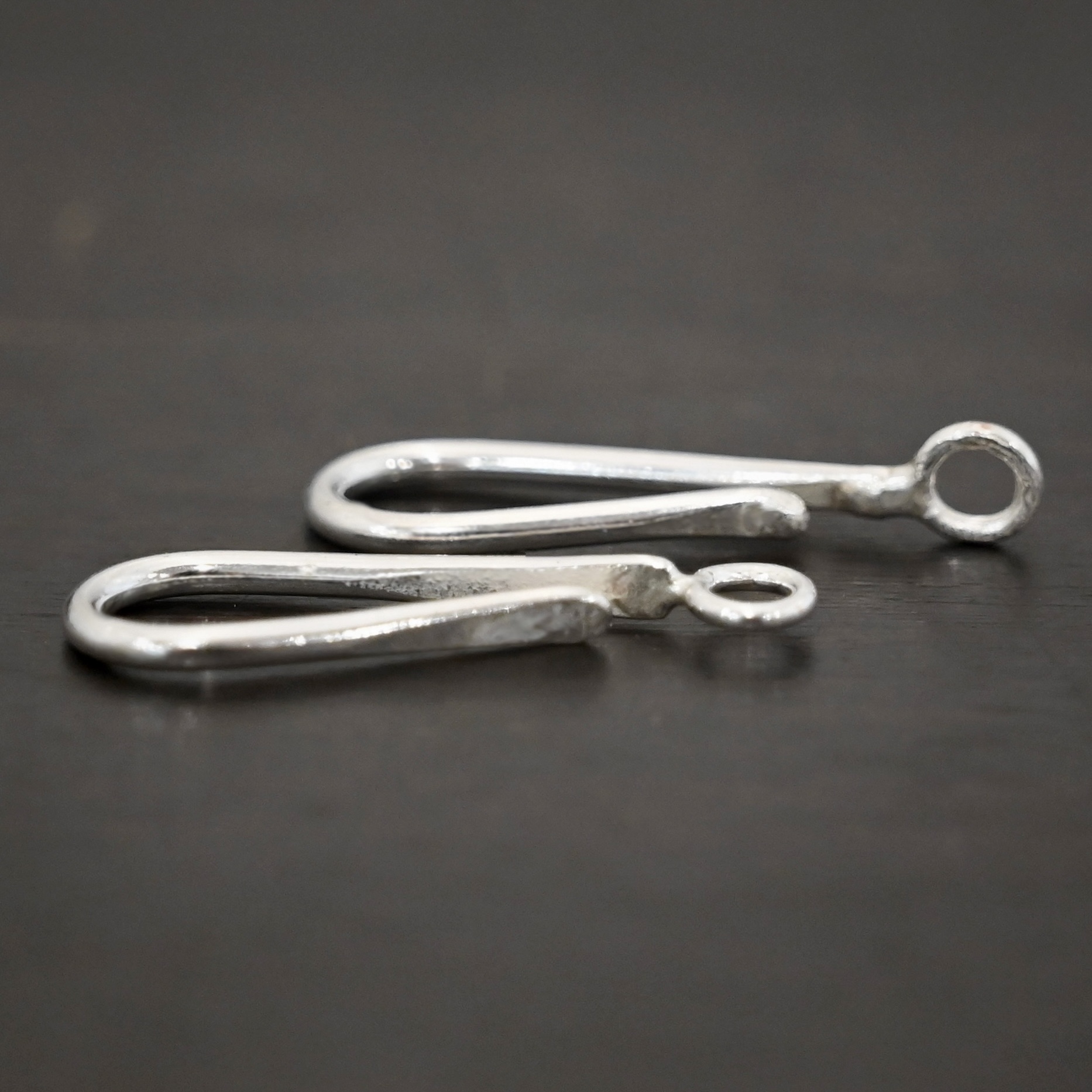 Hope Hook Clasp - shiny Hope Hook Clasp - shiny shown on dark background