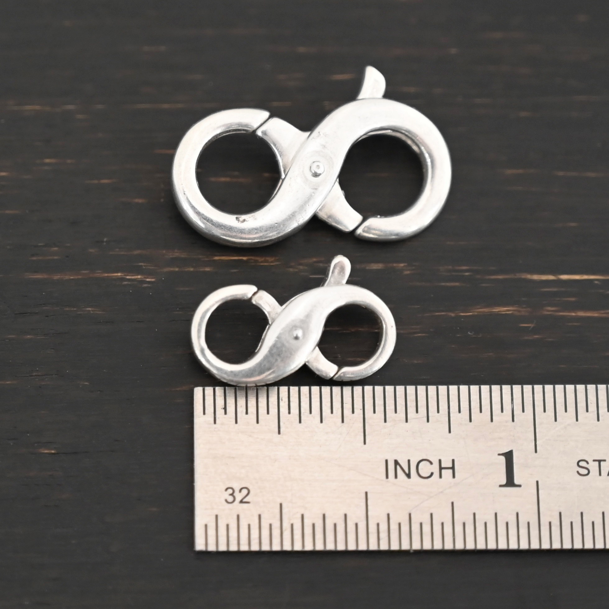 Daisy double lobster claw - shiny shown by ruler