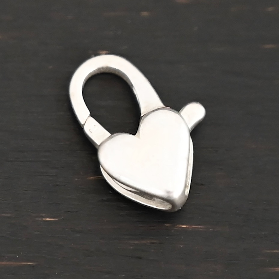 Harper Heart Lobster - shiny shown on dark background