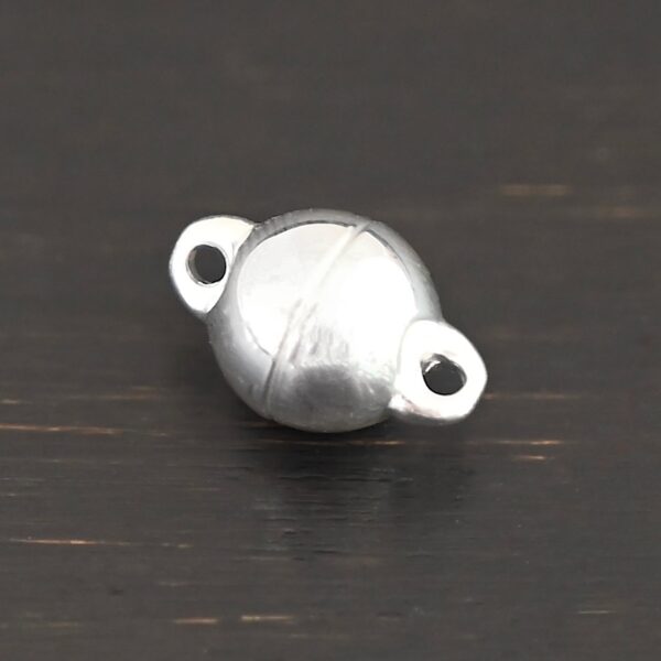 Melody Round Magnetic Clasp - shiny shown on dark background