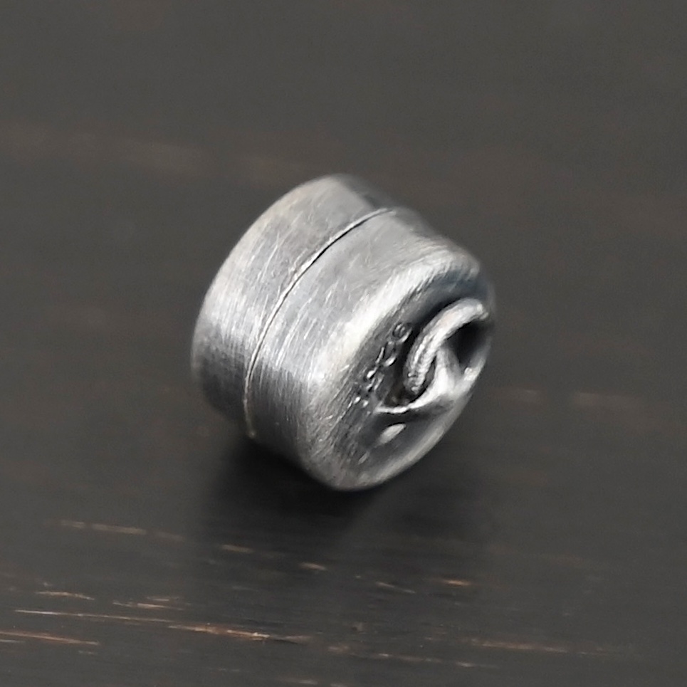 Melody Round Disc Magnetic Clasp - oxidized shown on dark background