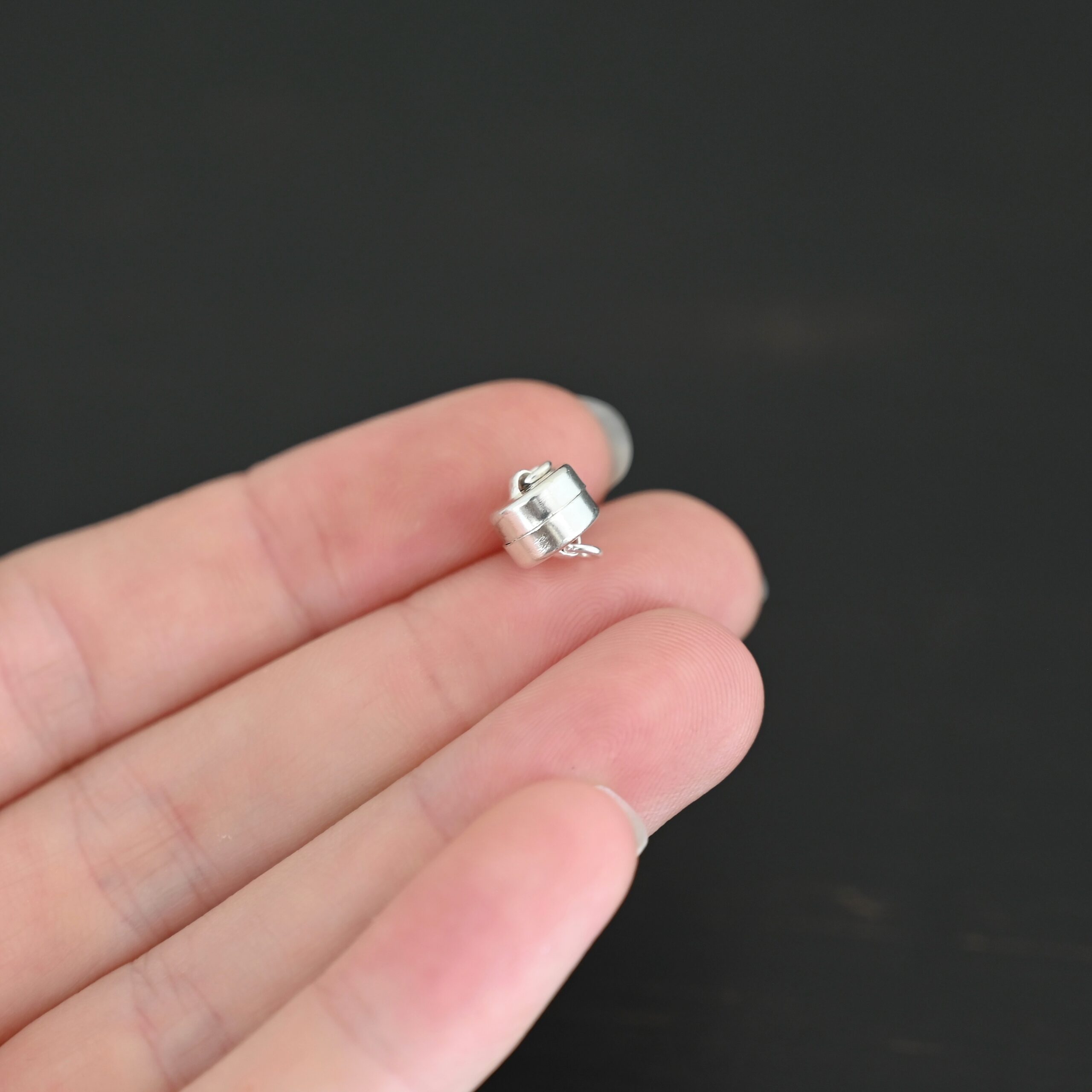 Melody Round Disc Magnetic Clasp - shiny shown in hand