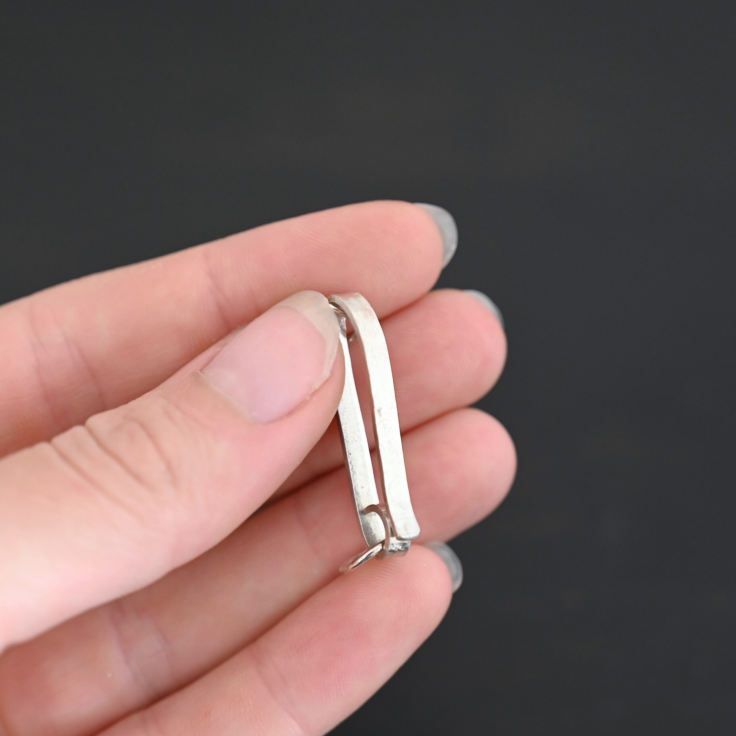 Hudson Hook Clasp - shiny Hudson Hook Clasp - shiny shown in hand