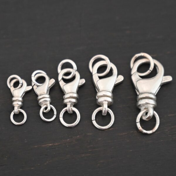 Sammy Swivel Lobster Claw - shiny open JR shown on dark background