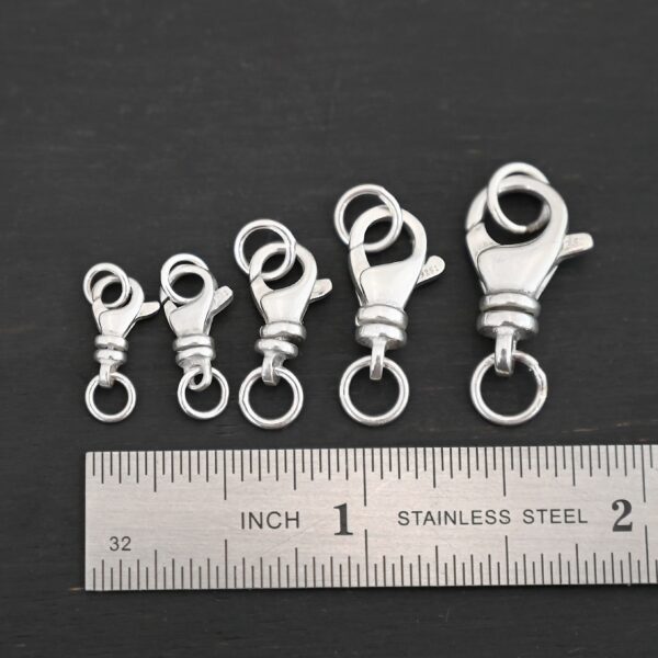 Sammy Swivel Lobster Claw - shiny closed JR shown by ruler