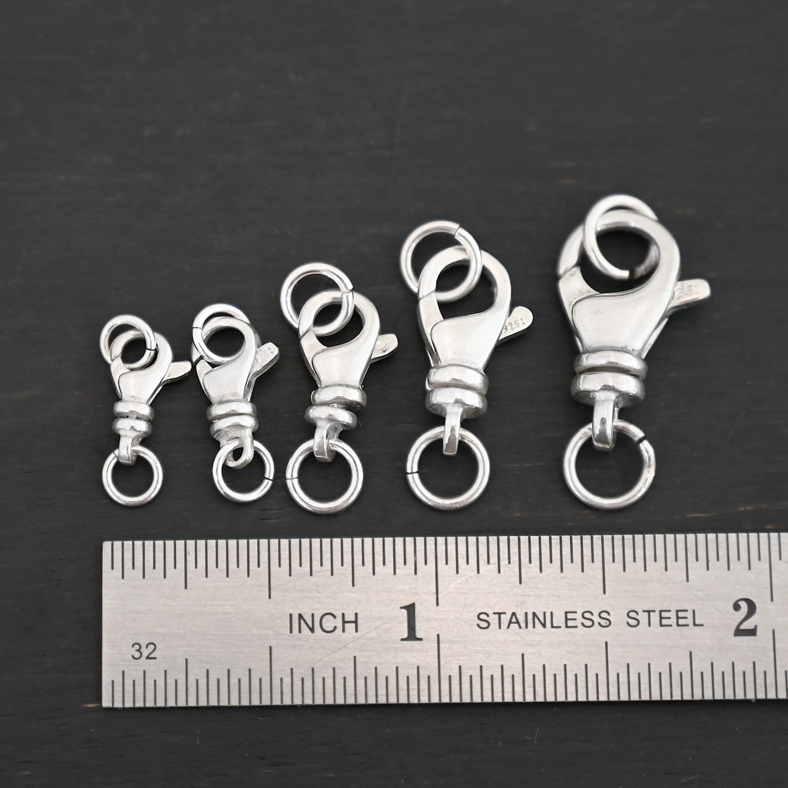 Sammy Swivel Lobster Claw - shiny open JR shown by ruler