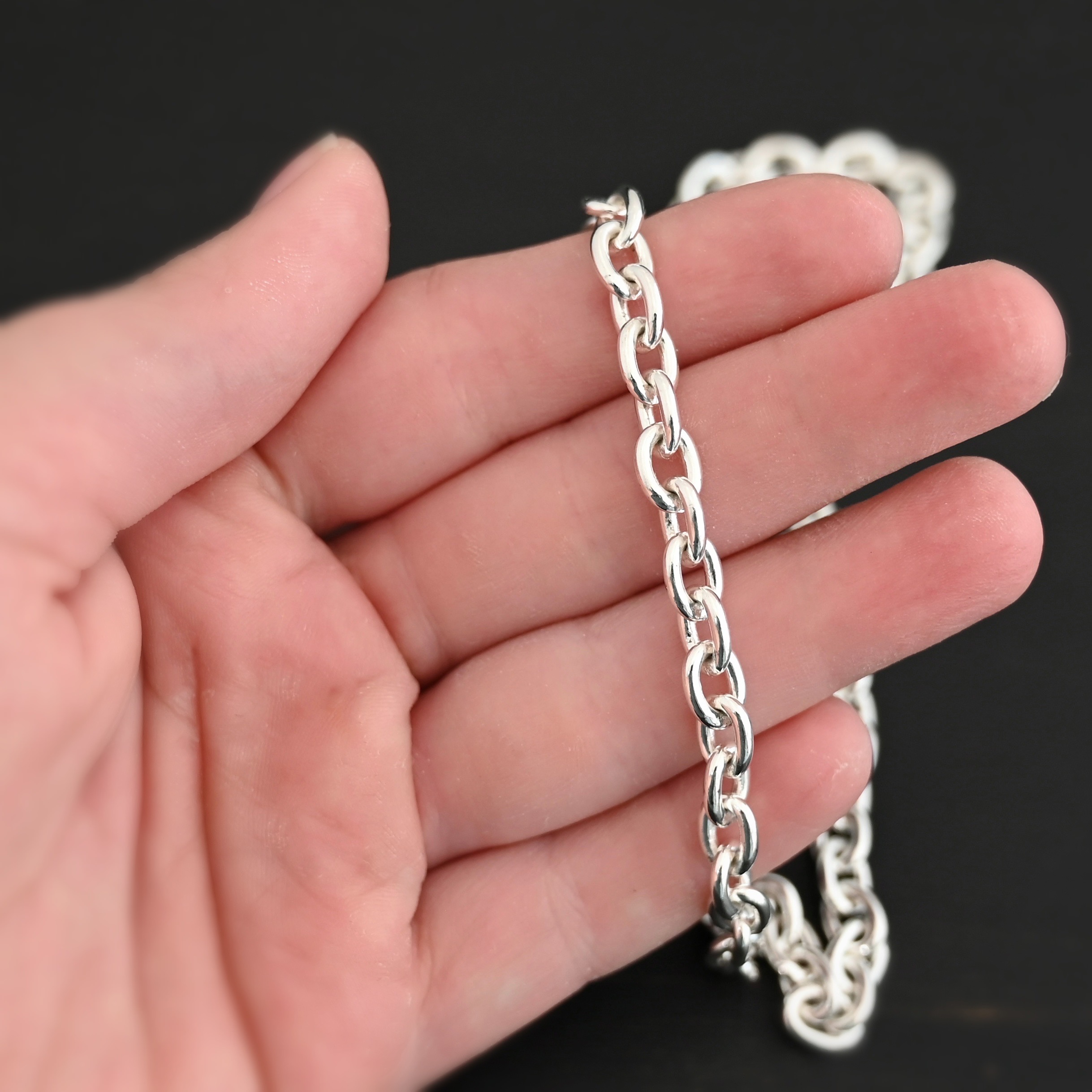 Georgia Chain shiny shown in hand