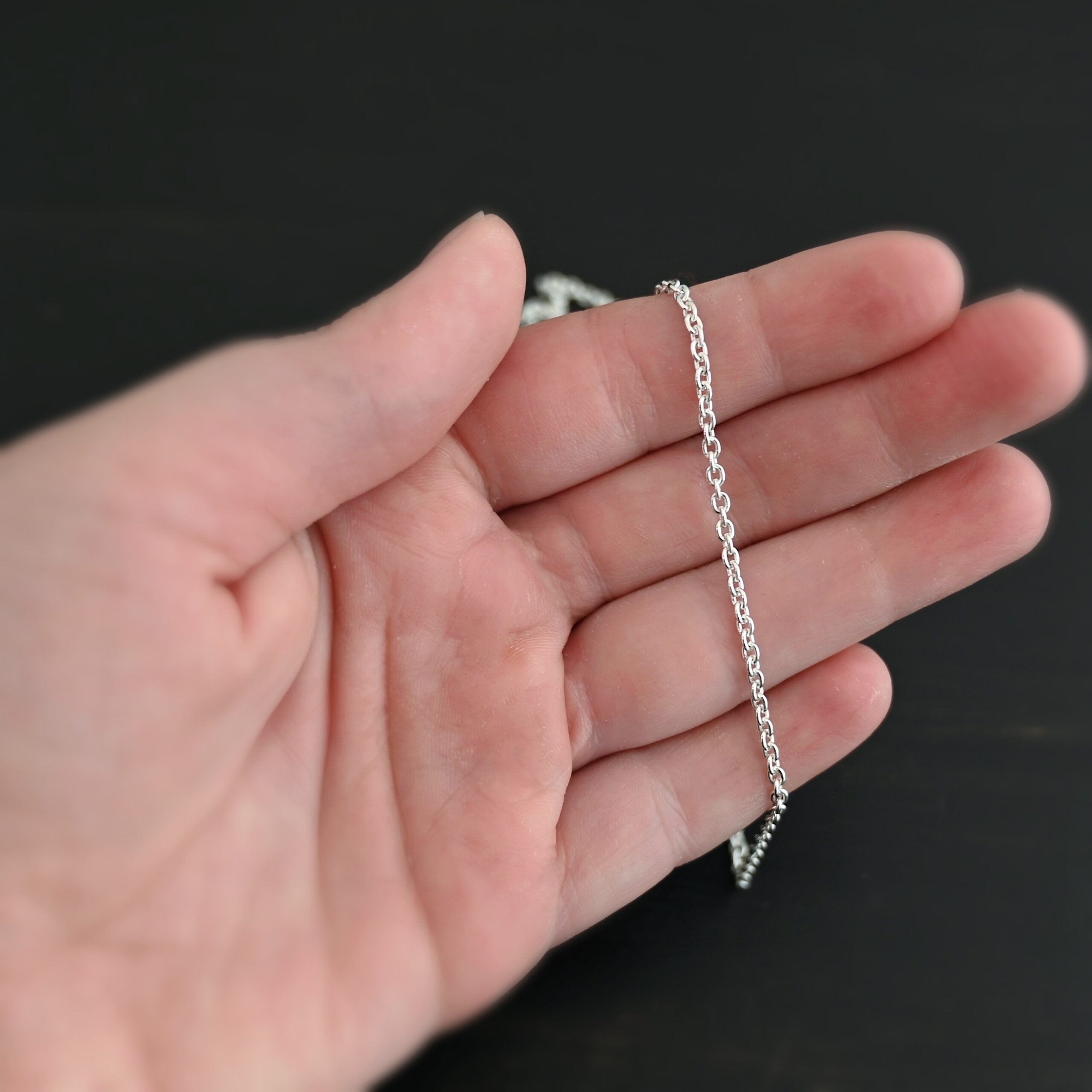 Savannah Chain shiny shown in hand