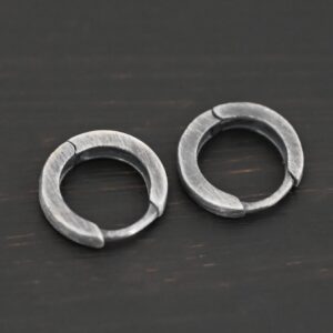 Sterling Silver Huggie Hoops no ring – Winona