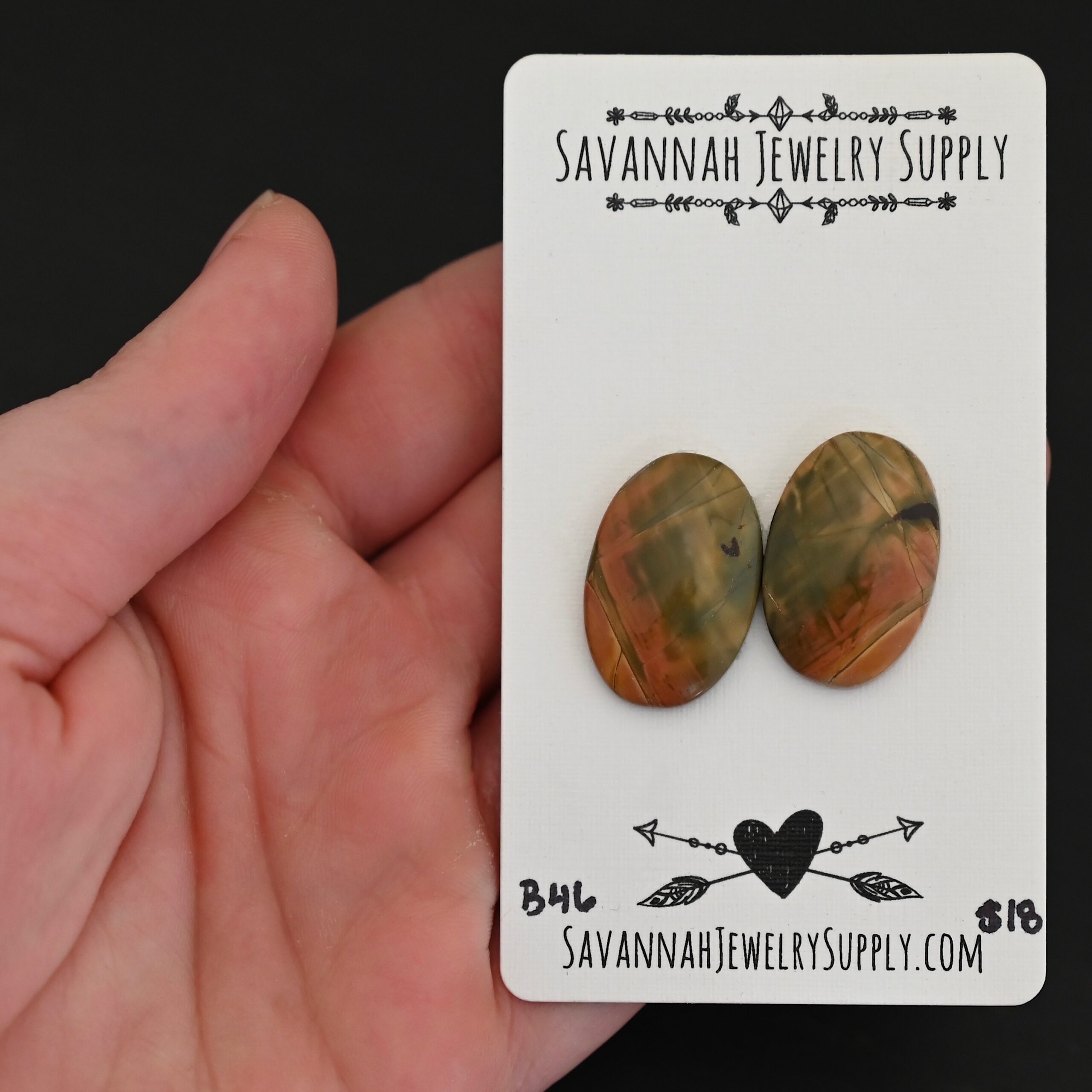 B46 Cherry Creek Jasper shown in hand