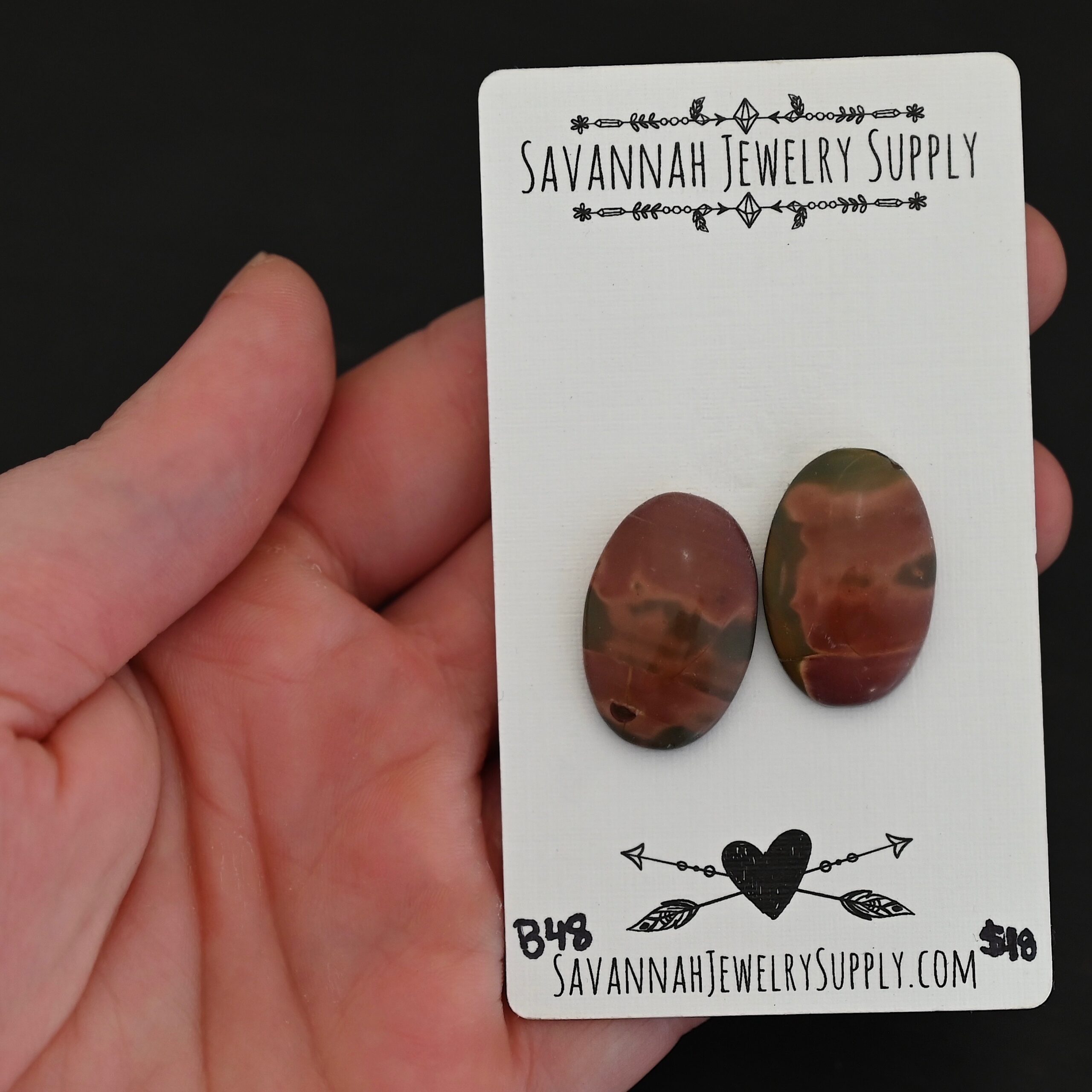 B48 Cherry Creek Jasper shown in hand