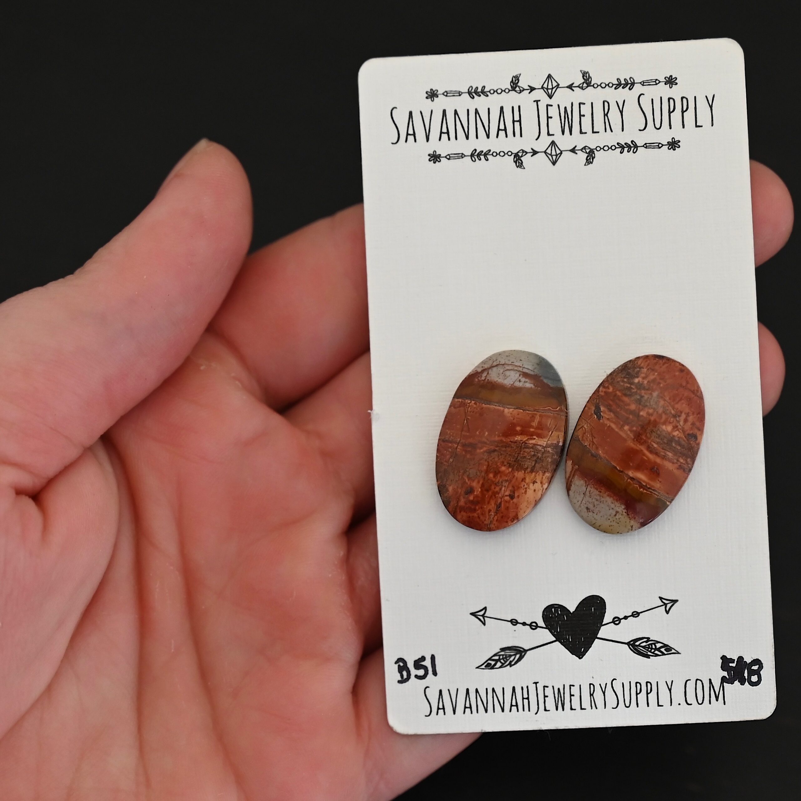 B51 Cherry Creek Jasper shown in hand