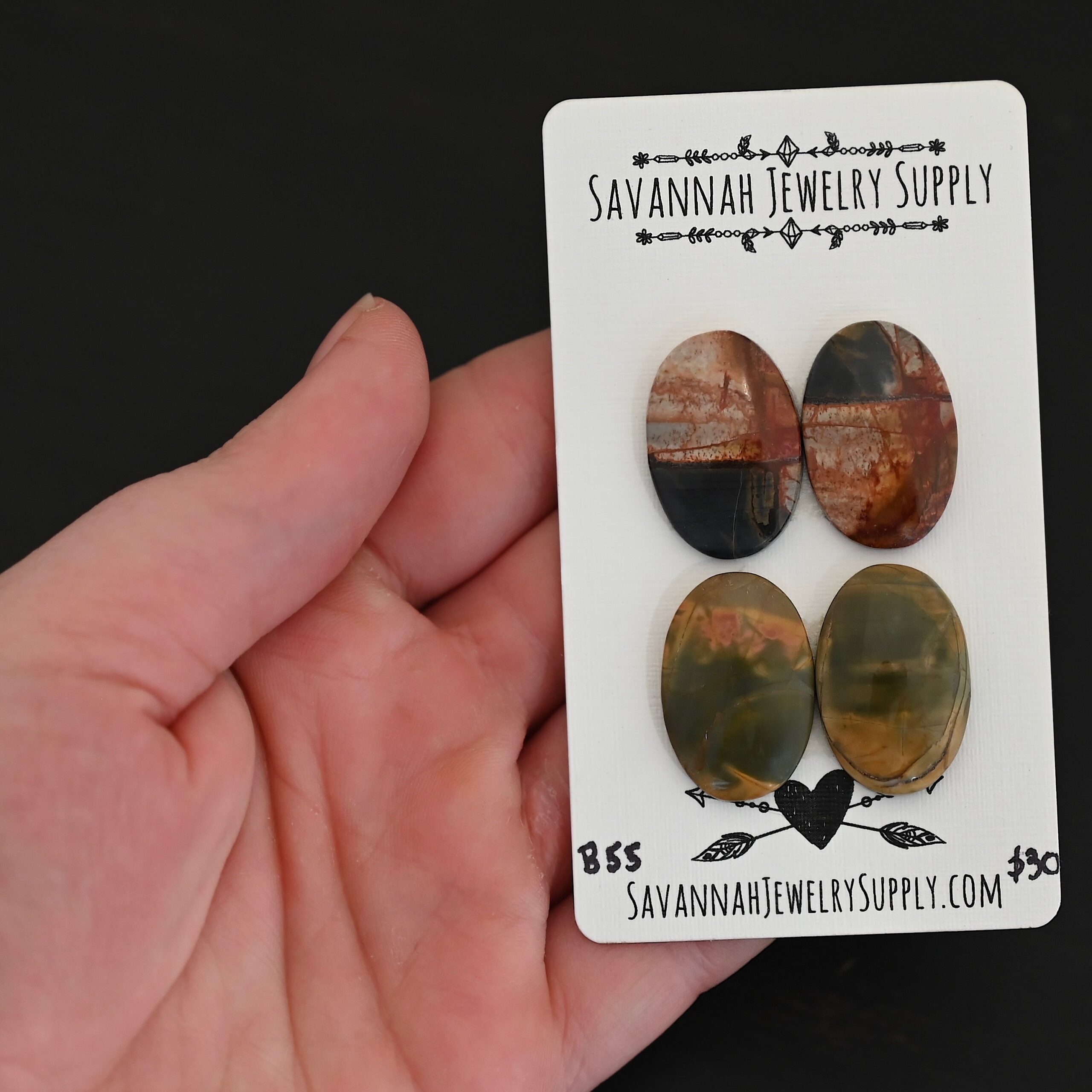 B55 Cherry Creek Jasper shown in hand