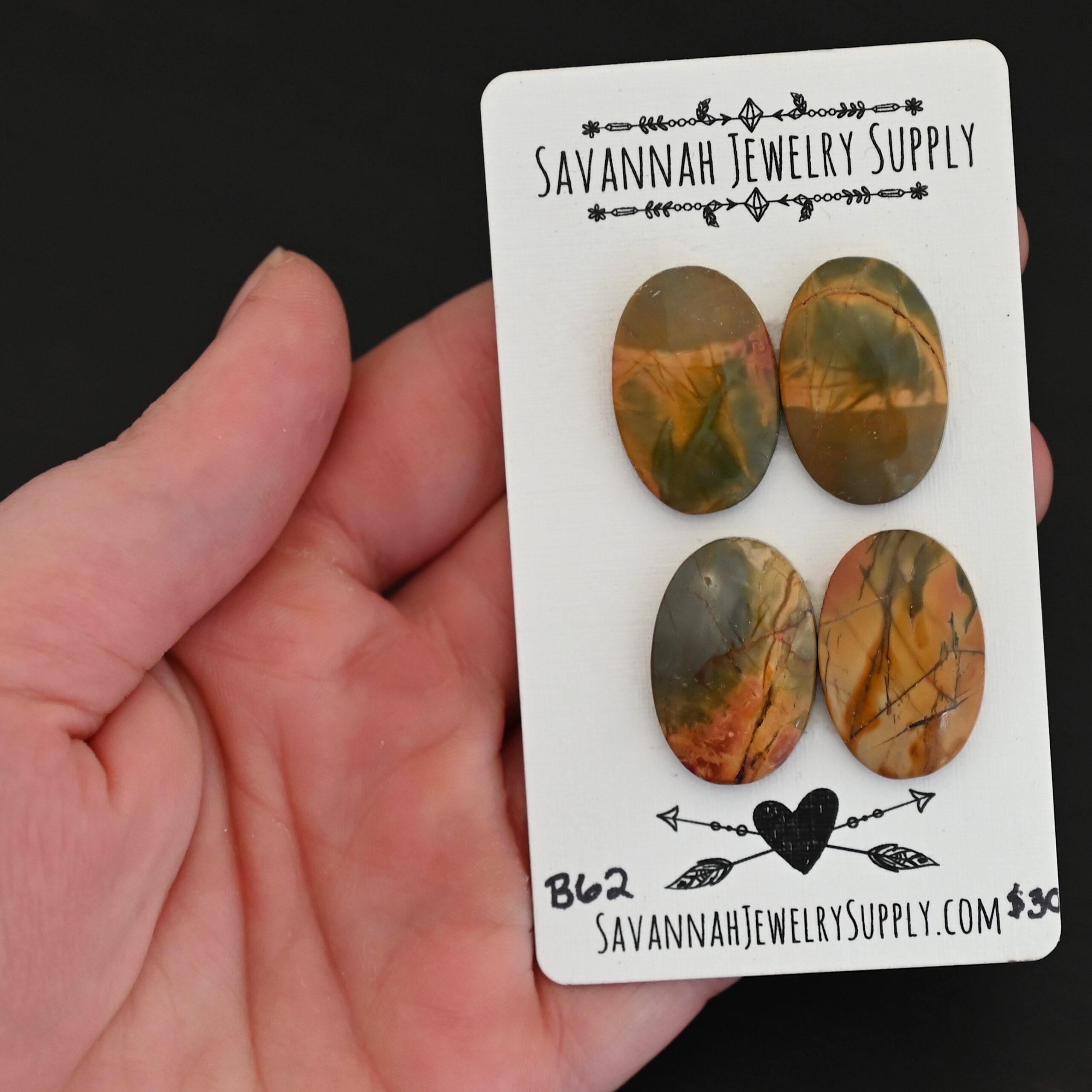 B62 Cherry Creek Jasper shown in hand