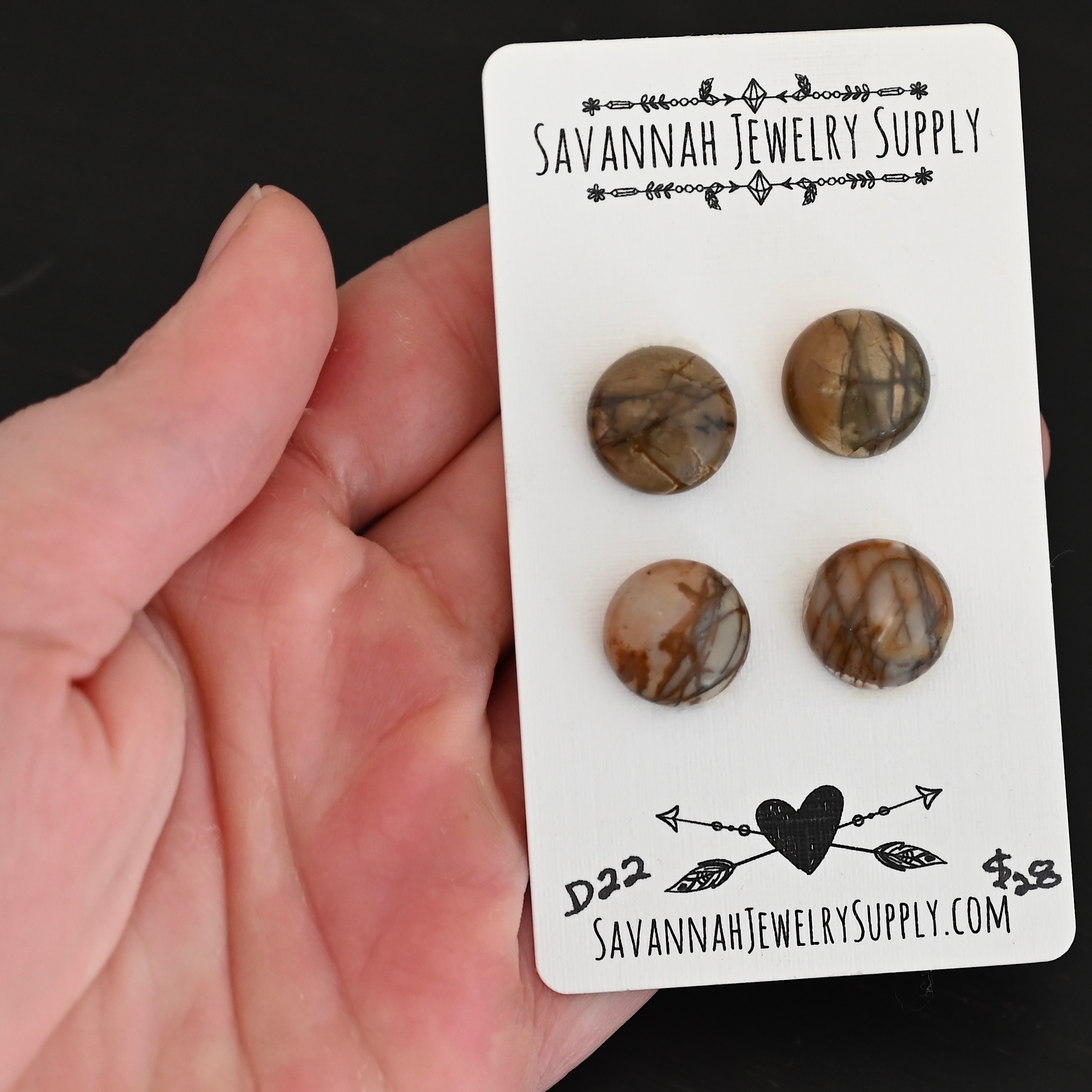 D22 Cherry Creek Jasper shown in hand