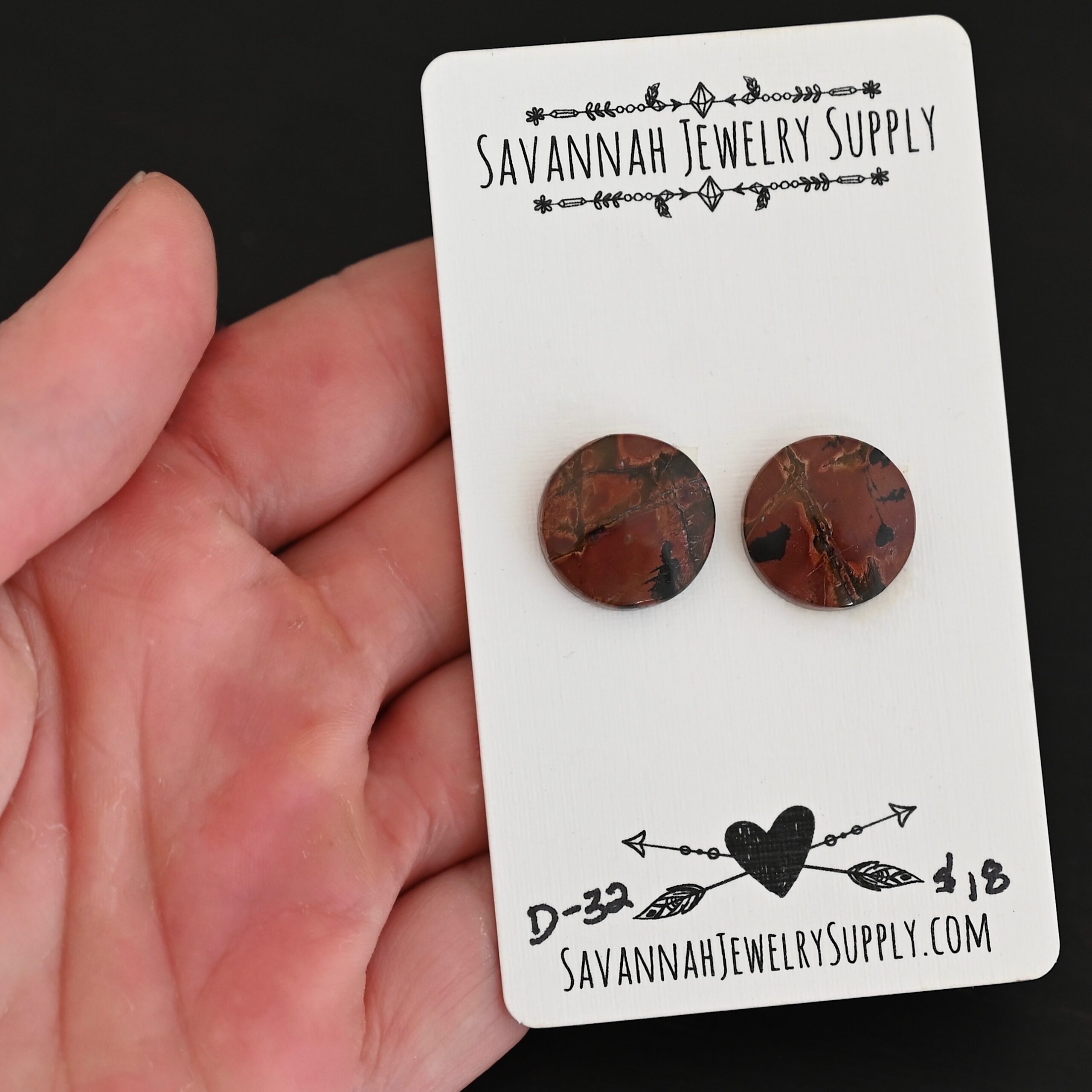 D32 Cherry Creek Jasper D32 Cherry Creek Jasper shown in hand