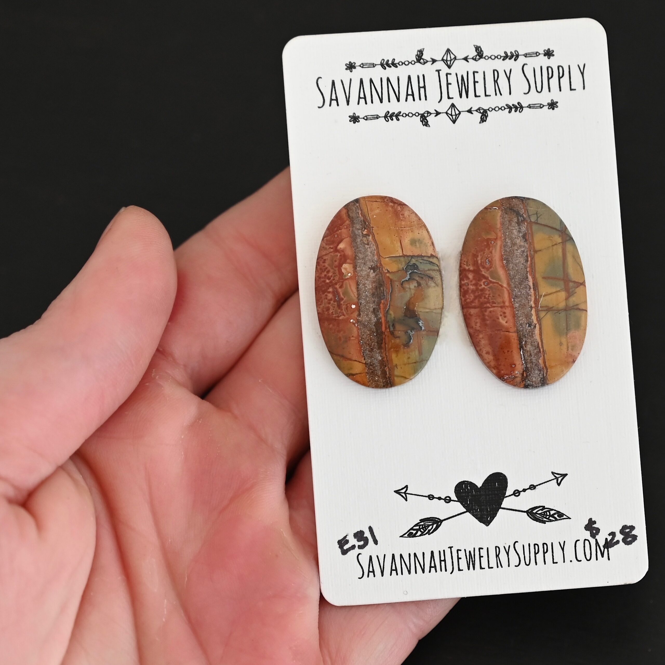 E31 Cherry Creek Jasper shown in hand