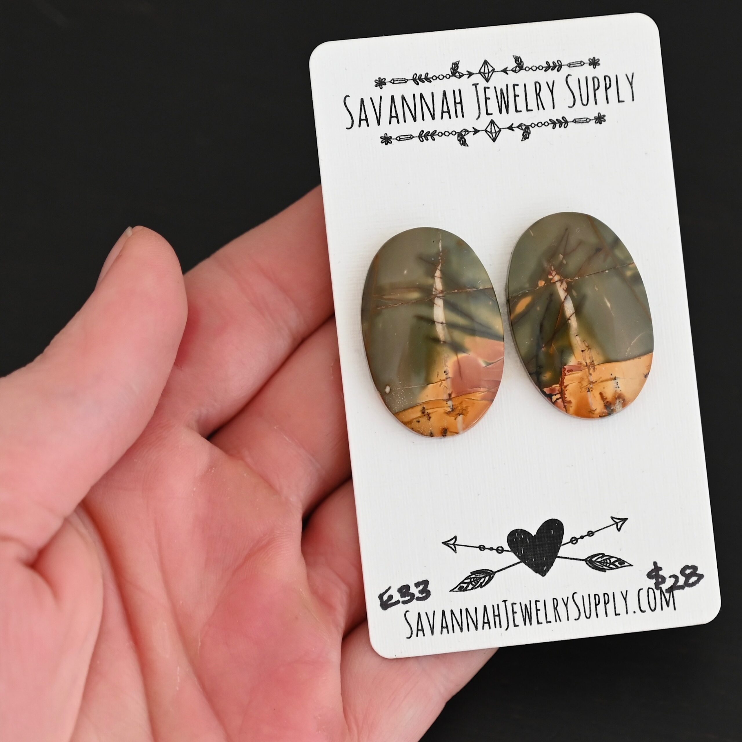 E33 Cherry Creek Jasper shown in hand