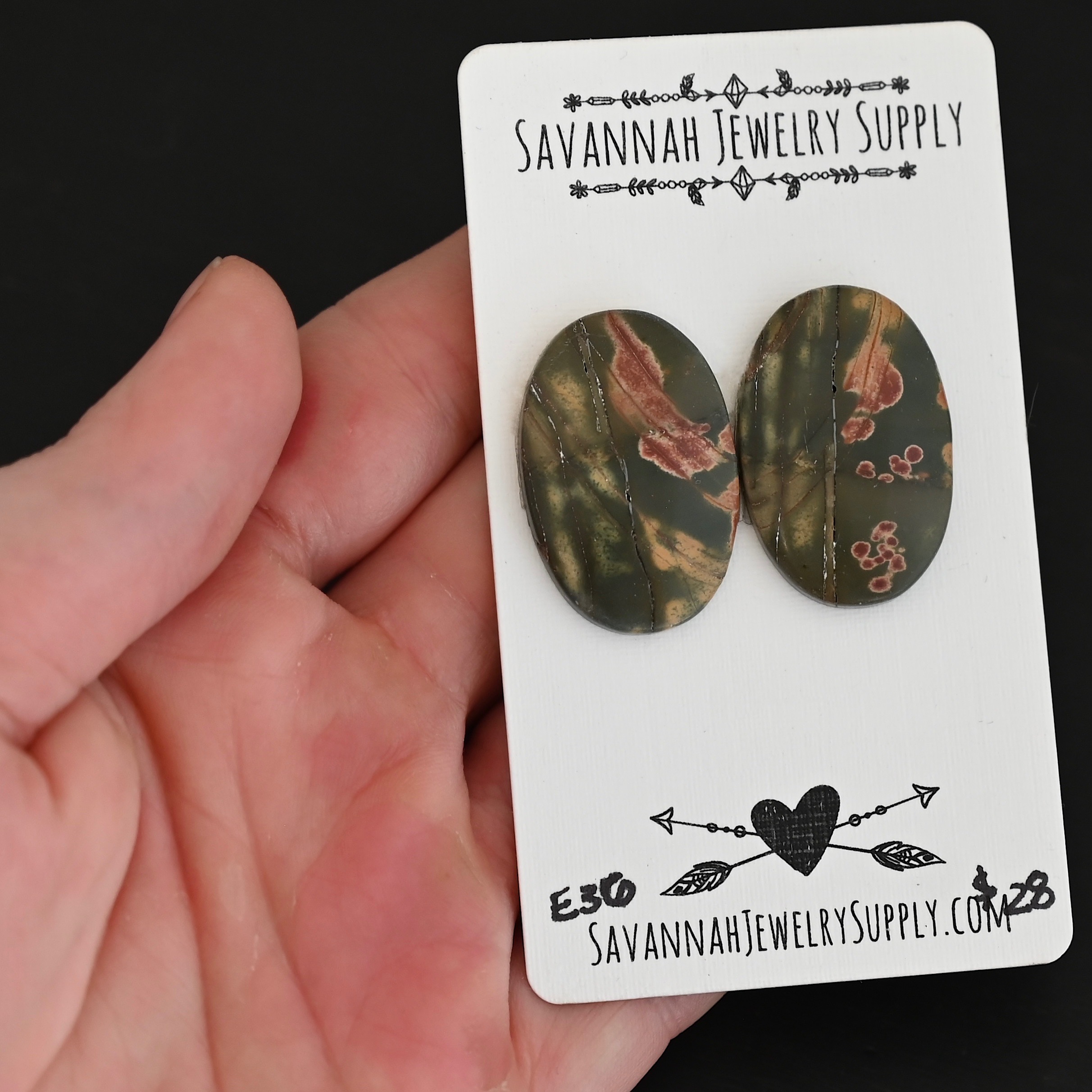 E36 Cherry Creek Jasper shown in hand