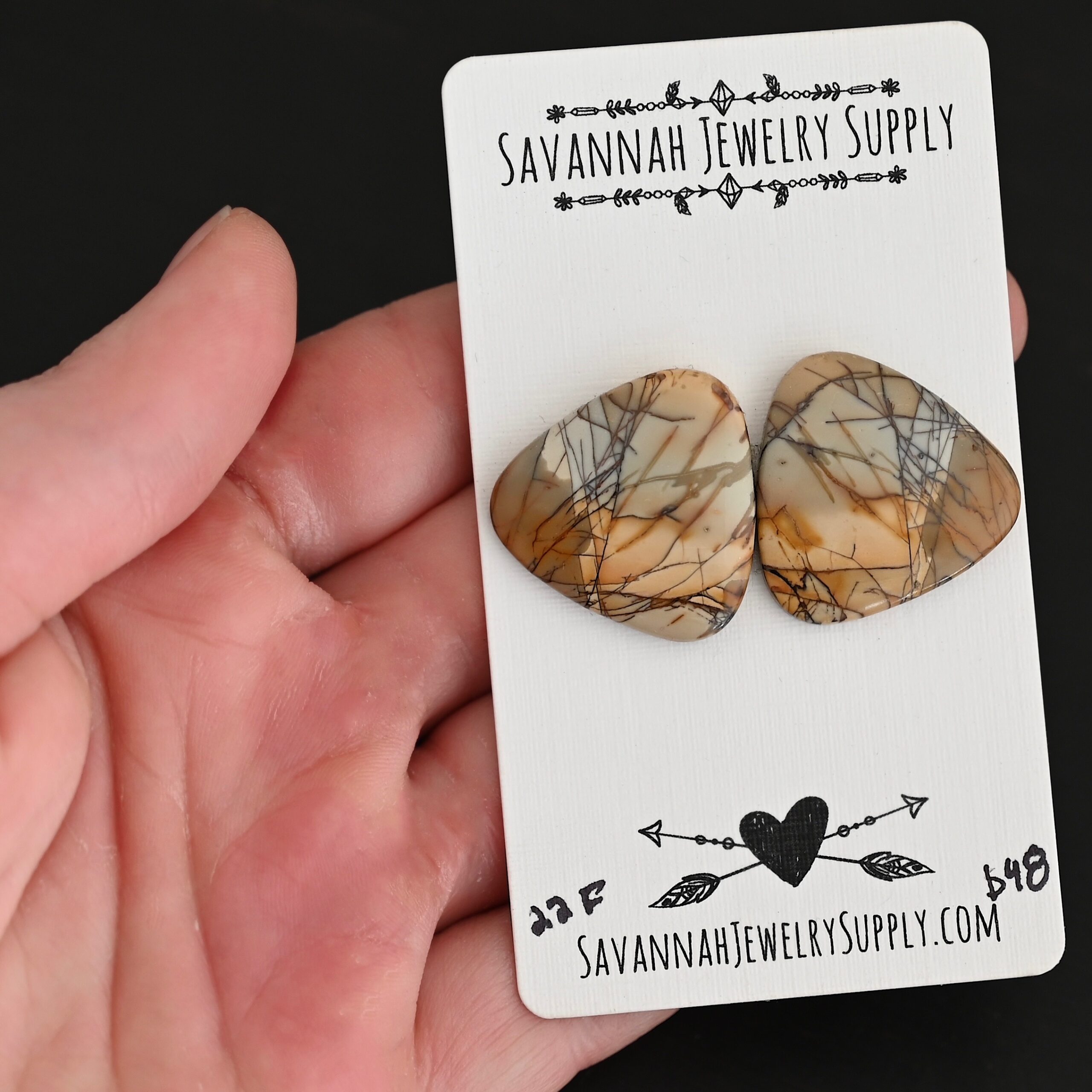 22F Cherry Creek Jasper shown in hand